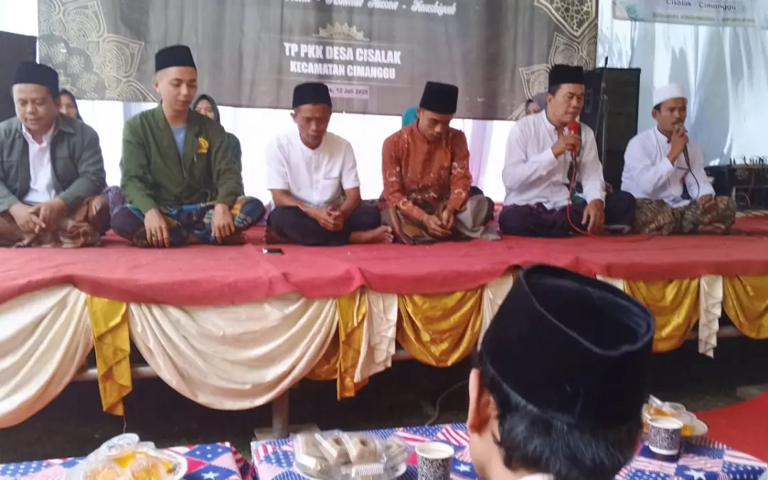 Merajut Ukhuwah, Menebar Berkah: Semarak Pengajian Rutin Triwulanan PKK Desa Cisalak